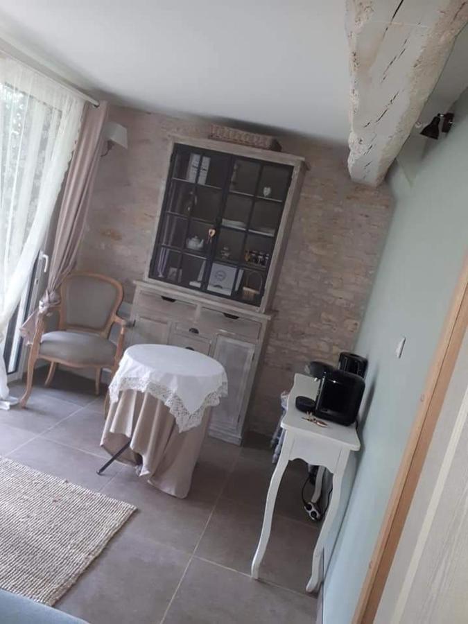 Chez Gladys Et Ses Enfants Hotel Lain Exterior photo