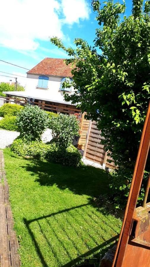 Chez Gladys Et Ses Enfants Hotel Lain Exterior photo