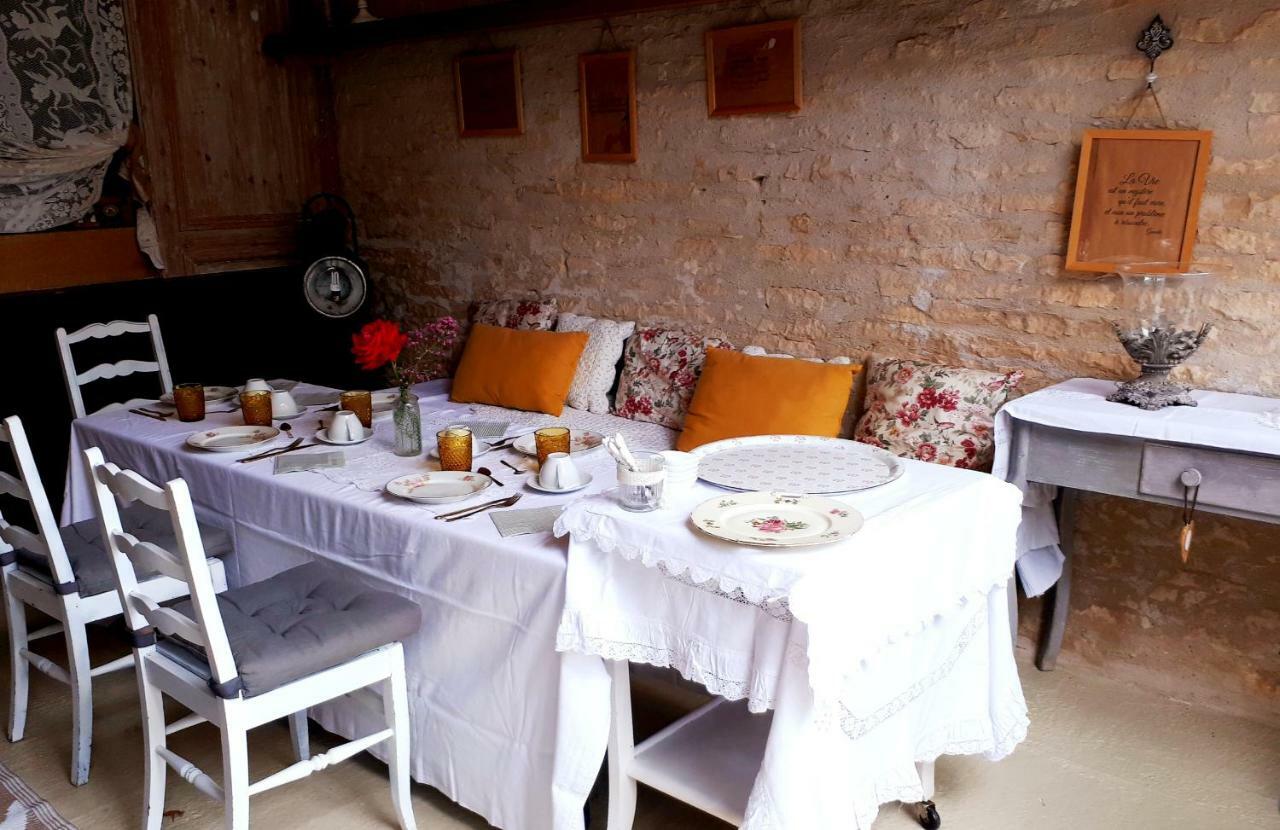 Chez Gladys Et Ses Enfants Hotel Lain Exterior photo